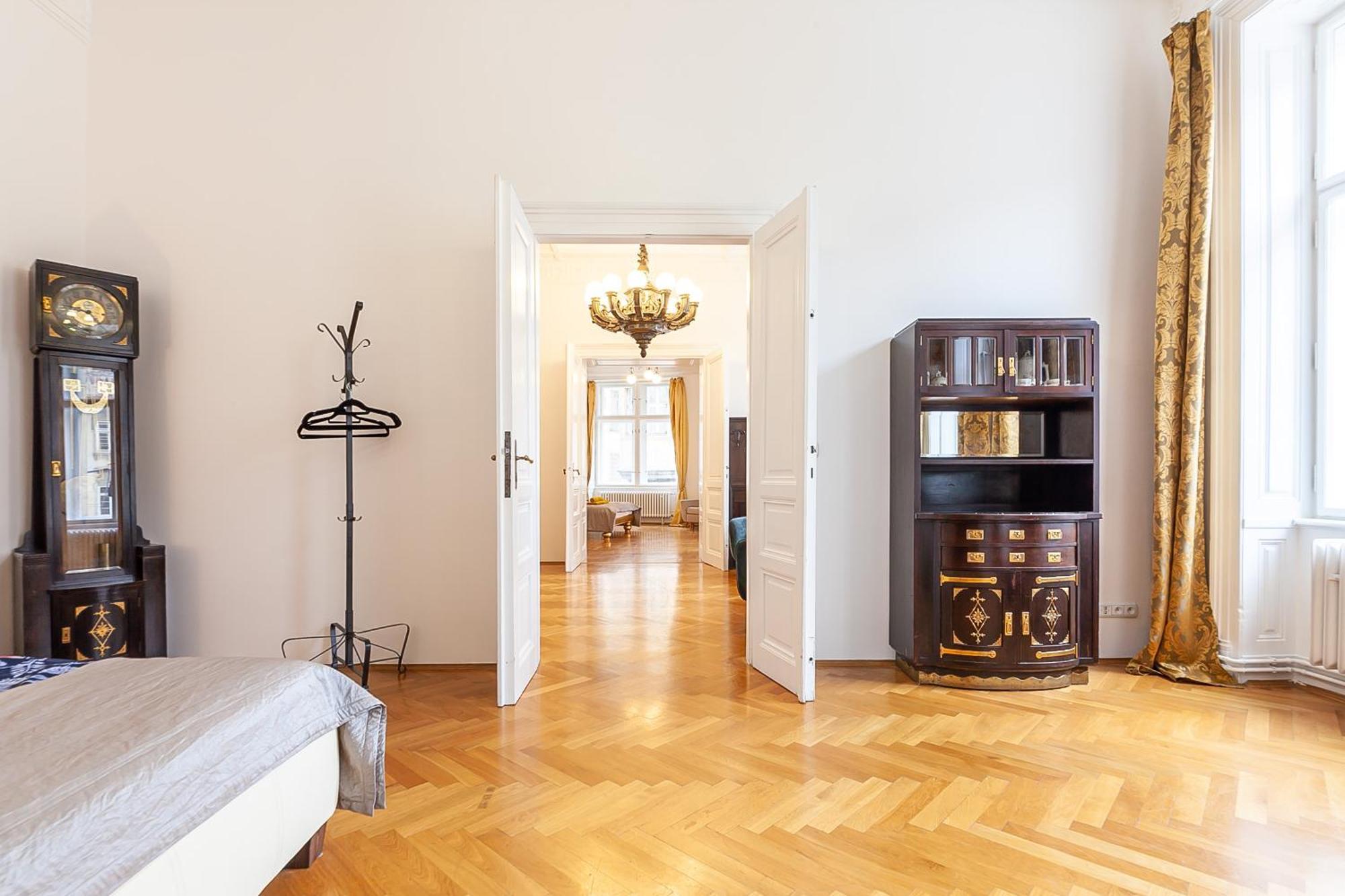 Royal Apartment By Charles Bridge View Of Saint Nicholas Church Praga Exterior foto